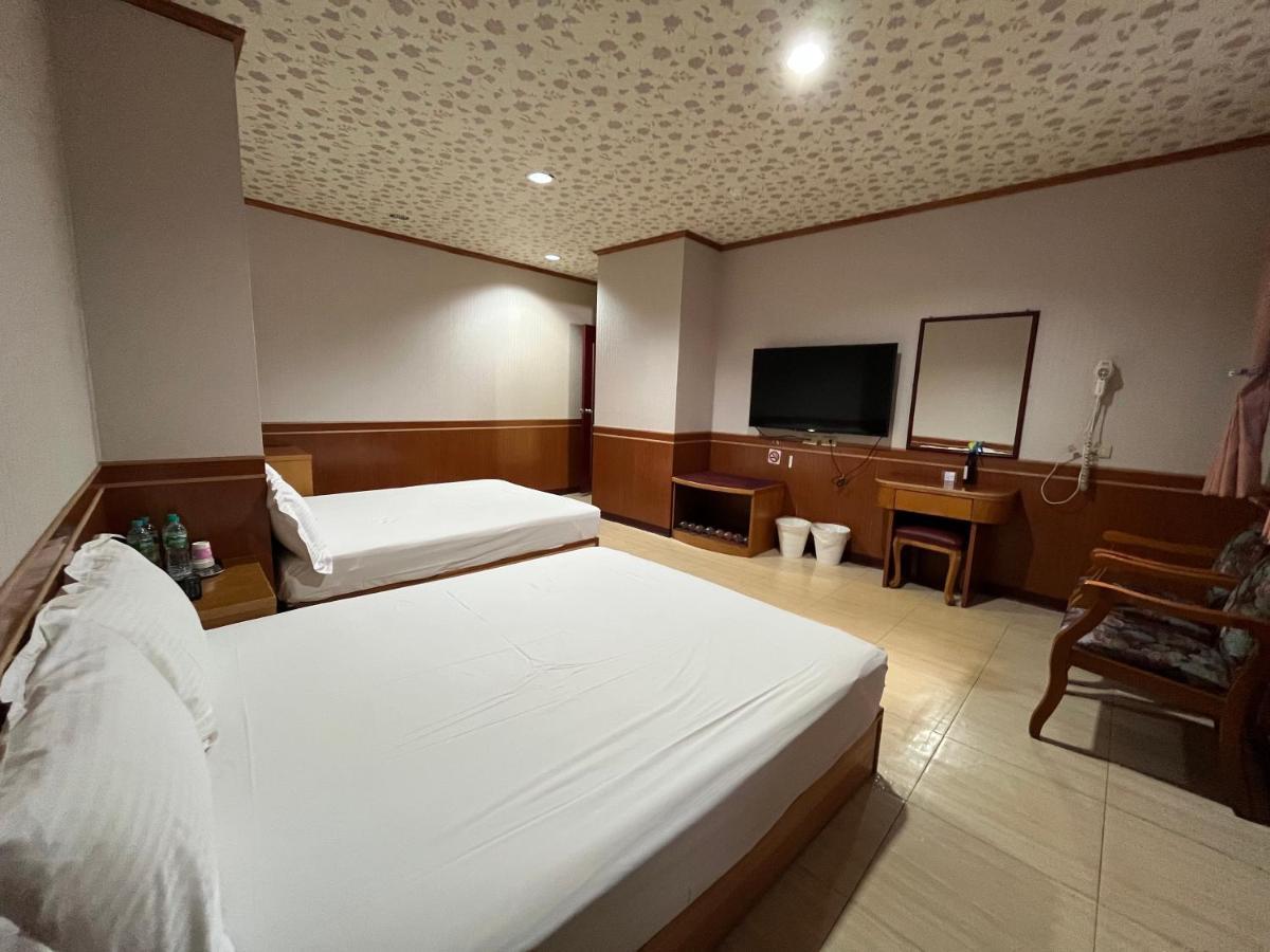 Jiaoxi Hot Spring Hotel ภายนอก รูปภาพ